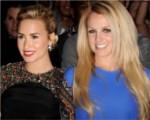 Demi y Britney dejan sus huellas