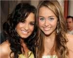 Demi y Miley muy Unidas