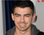 Joe Jonas habla de sus citas