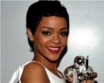 Rihanna sorprende en los MTV VMA 2012