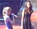 Taylor y Selena Cantando a Duo